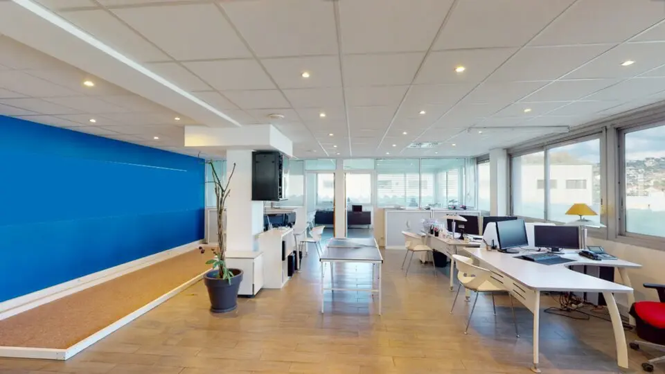 Bureau à louer - Nice (06200) - 192 m² - 3 000 €/mois