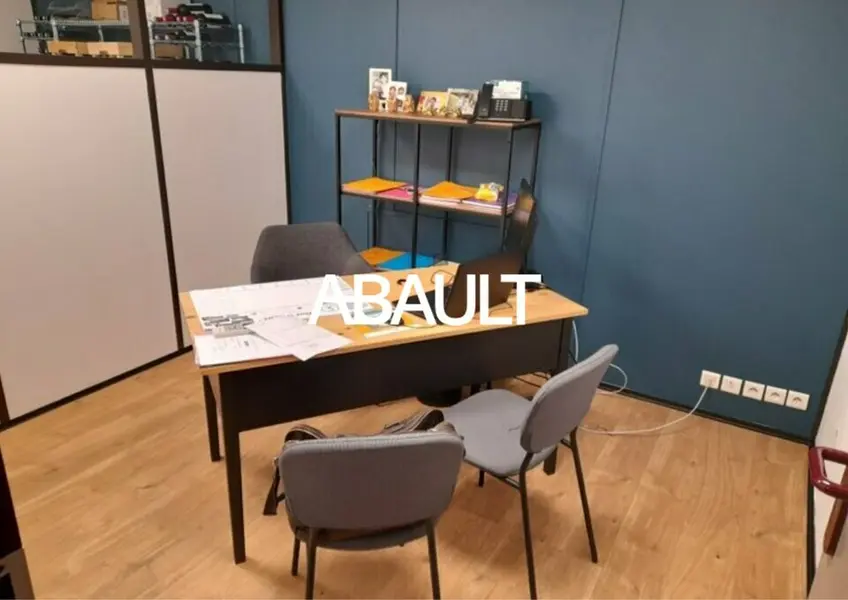 BORDEAUX CENTRE A LOUER BUREAUX 38 M² ENVIRON