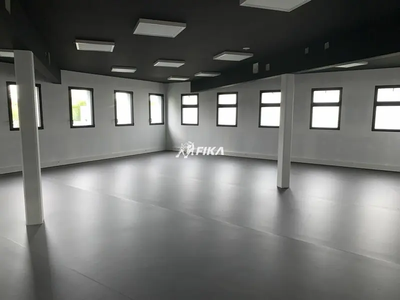 Bureau à vendre - Tresses (33370) - 138 m²