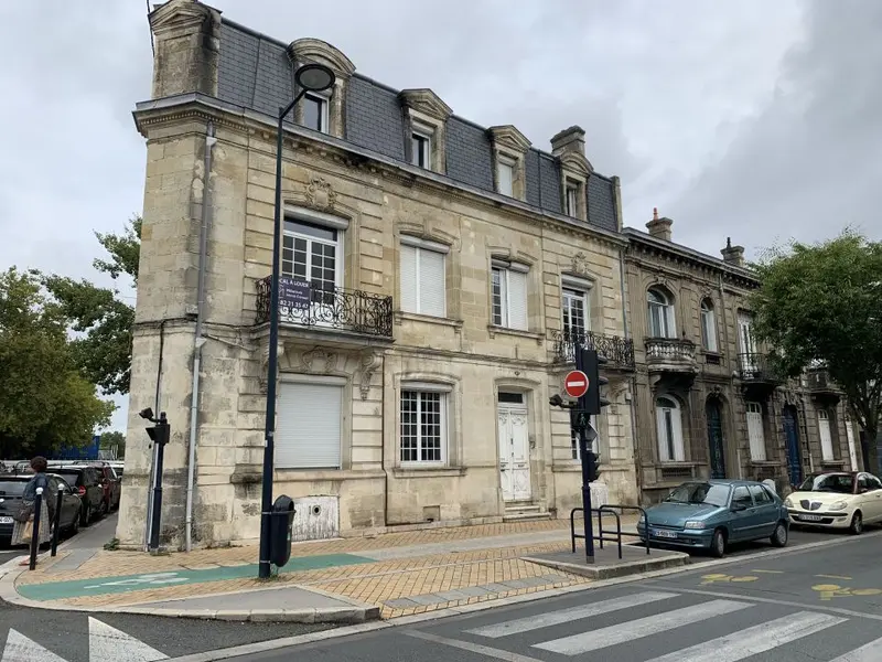 Bureaux à la location de 450 m²