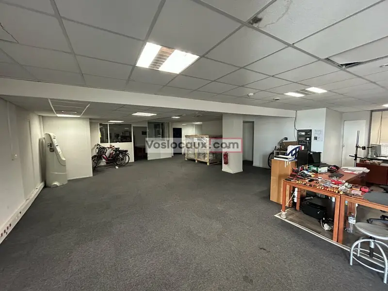 A Louer : Local d'Activité de 320m² à SOPHIA ANTIPOLIS