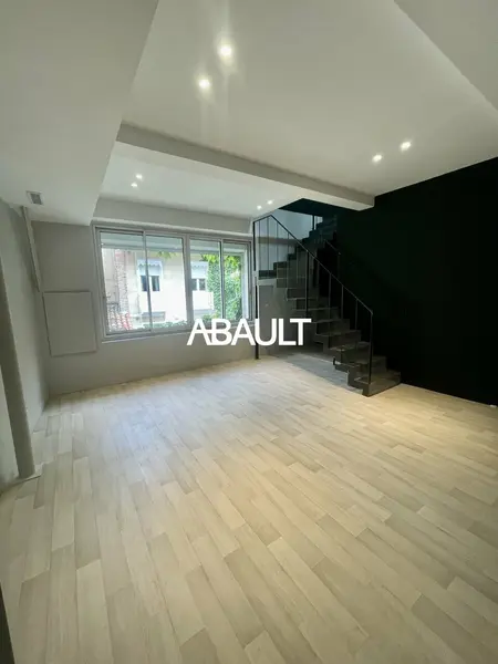 A LOUER LOCATION LOCAL PROFESSIONEL TOULOUSE CARMES D'ENVIRON 117 M² 