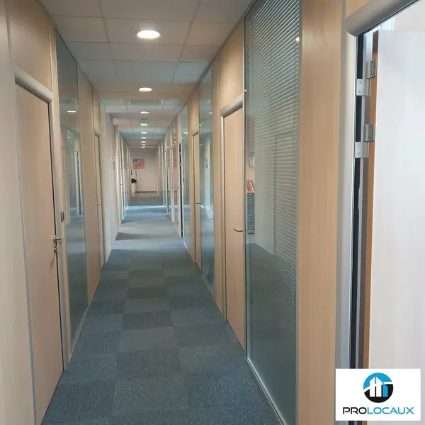 Bureau à louer - Montbonnot-Saint-Martin (38330) - 1882 m² - 21 956 €/mois