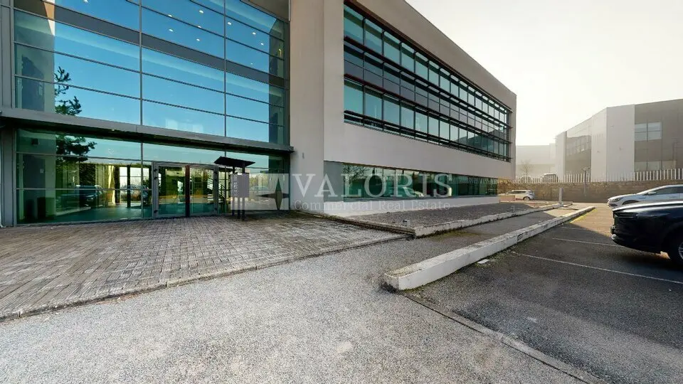 A louer Bureaux 225m² 