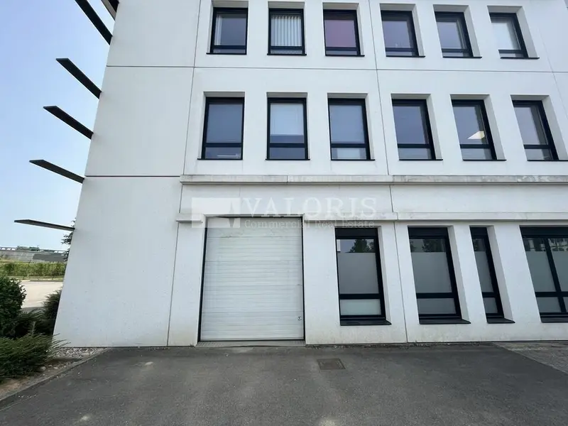 A louer Locaux d'activité 232m² Saint-Priest