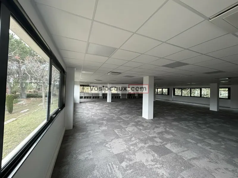 A Louer : Bureaux de 428m² à SOPHIA ANTIPOLIS