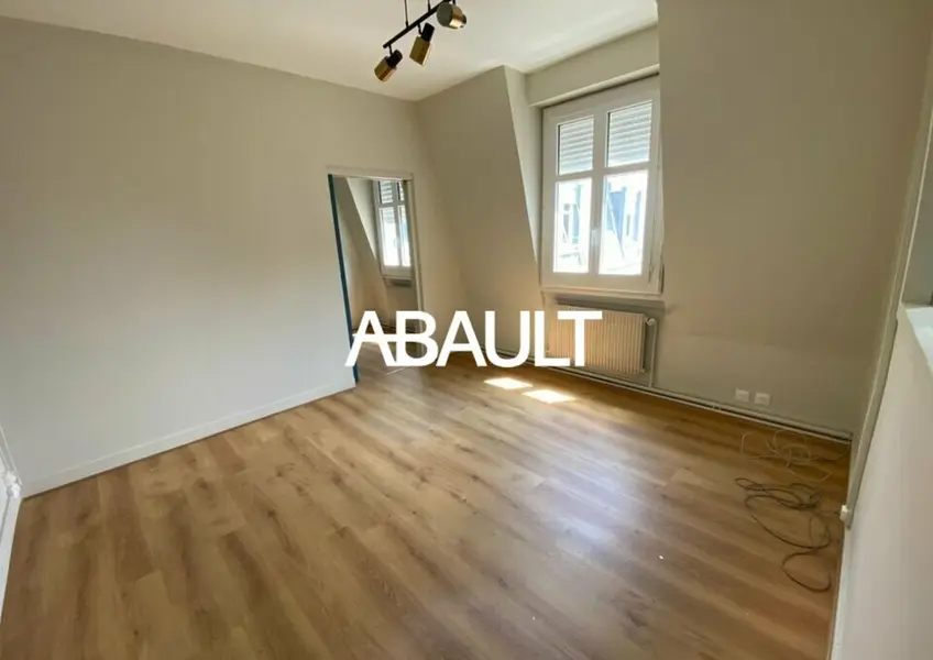 A LOUER BORDEAUX BUREAUX TRIANGLE D'OR 200M² ENVIRON