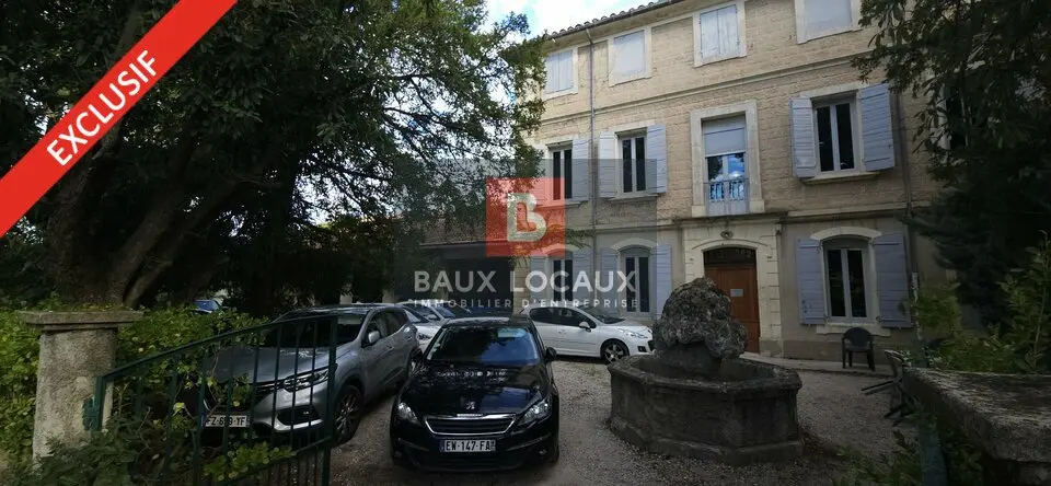 À louer : Local professionnel / Bureau - 210 m² au cur de Mazan