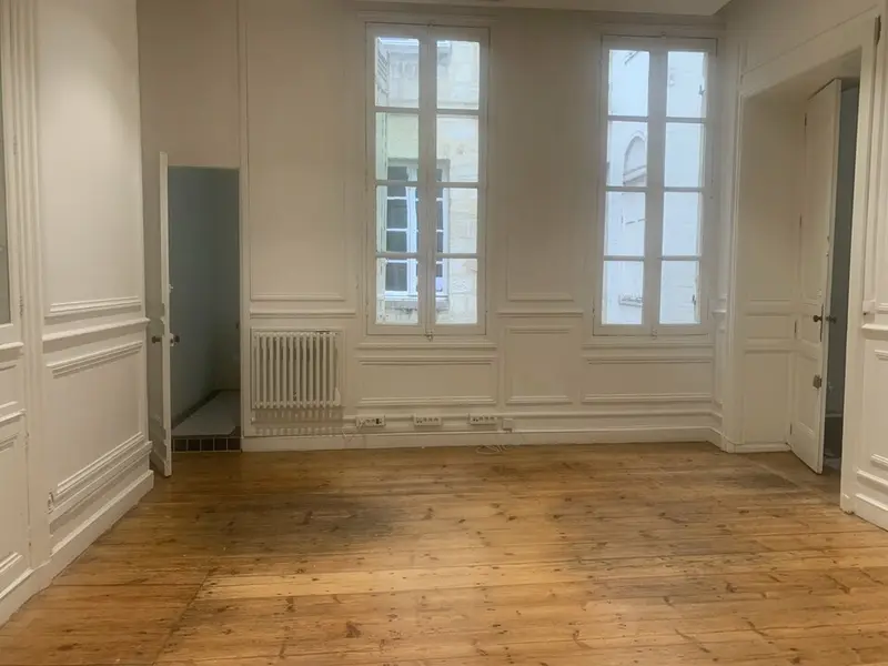 TRIANGLE D'OR - Bureaux à la location de 35 m²