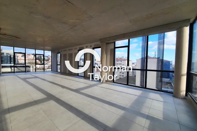 Bureaux de 135 m² à louer  Béziers