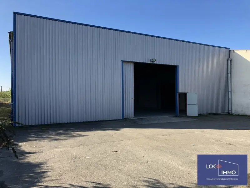 A louer Entrepôt 700m² Izon