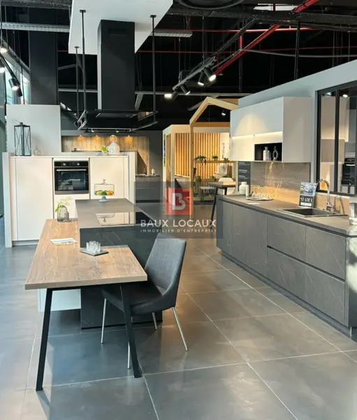A vendre Local commercial  385m² Vedène