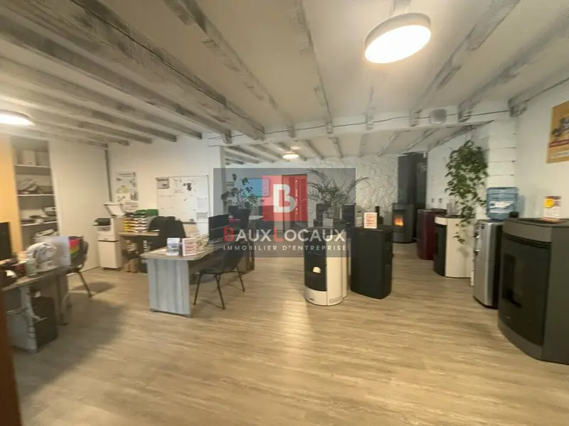 À LOUER - BUREAUX AVEC STOCKAGE ET PARKING - ZONE DU COUDOULET, ORANGE
