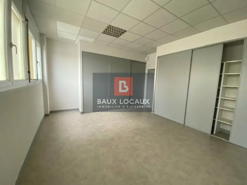 LOCATION BUREAUX D'ENVIRON 43M² EN ZONE DE FONTCOUVERTE - AVIGNON