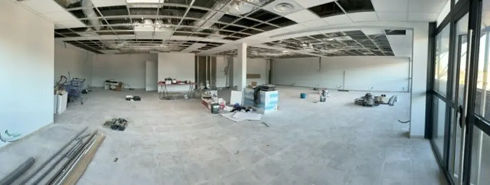 A LOUER LOCAL COMMERCIAL 190 m²