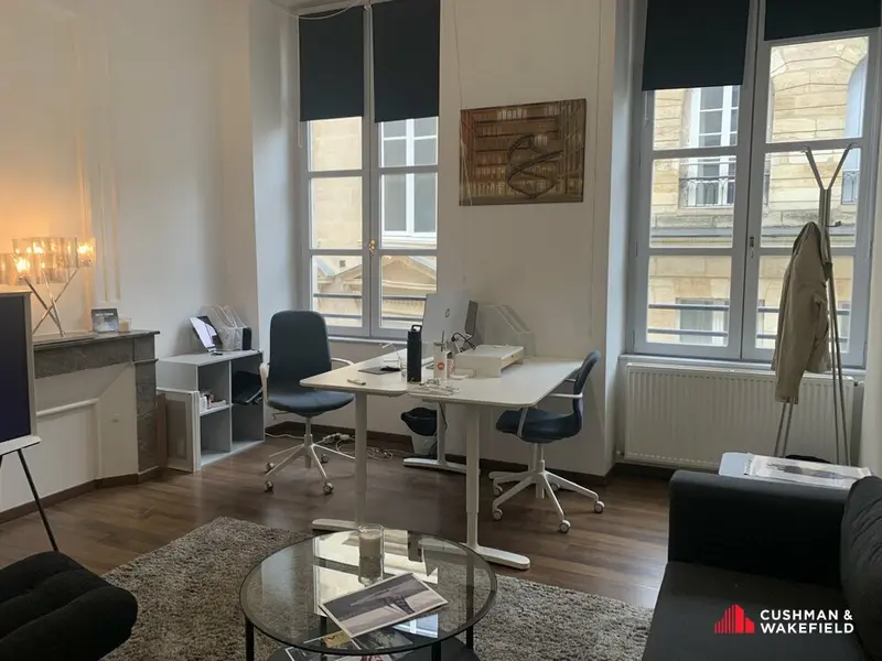 BUREAUX A LOUER - COURS DE L'INTENDANCE