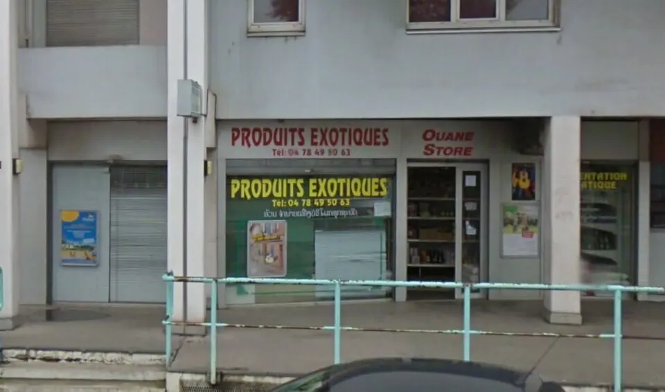 A louer Local commercial  93m² Décines-Charpieu