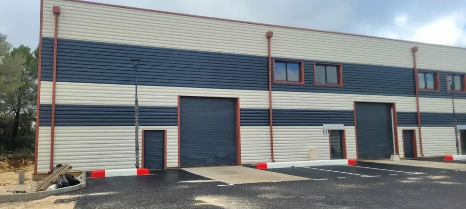 A louer Locaux d'activité 319m² 