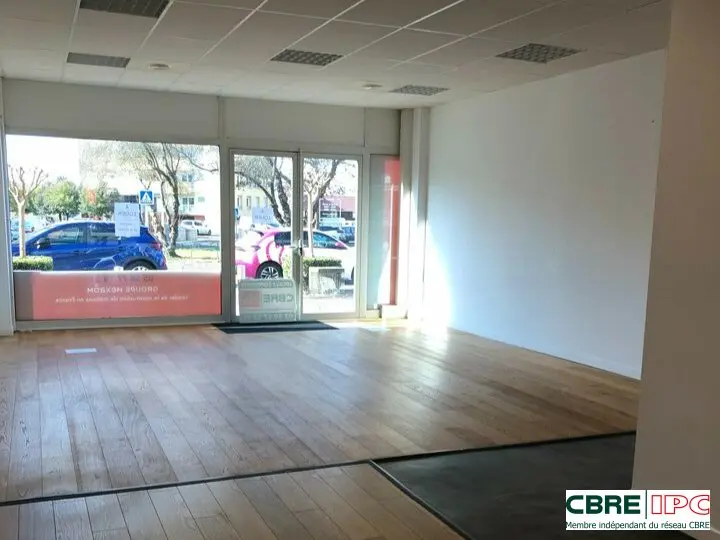 LOCATION - REF : 7682YA