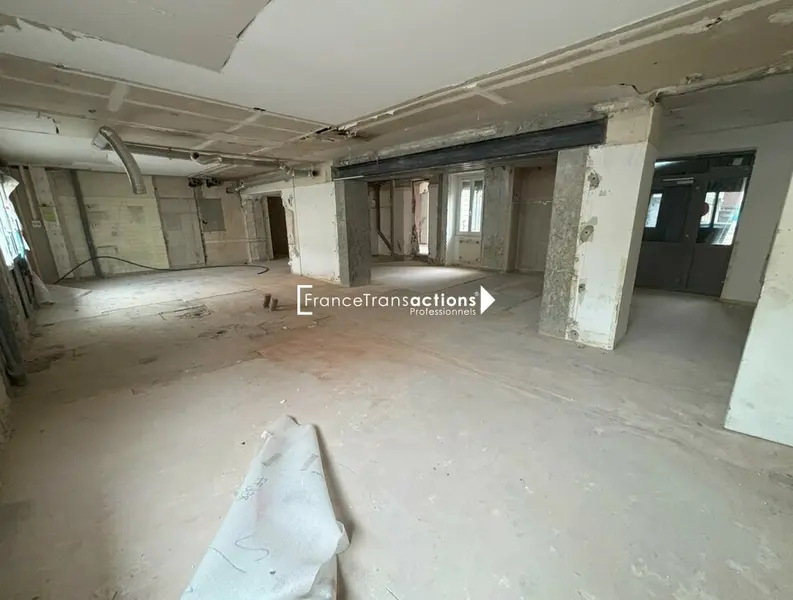 A LOUER LOCAL COMMERCIAL 187 m² N°1 AUCH