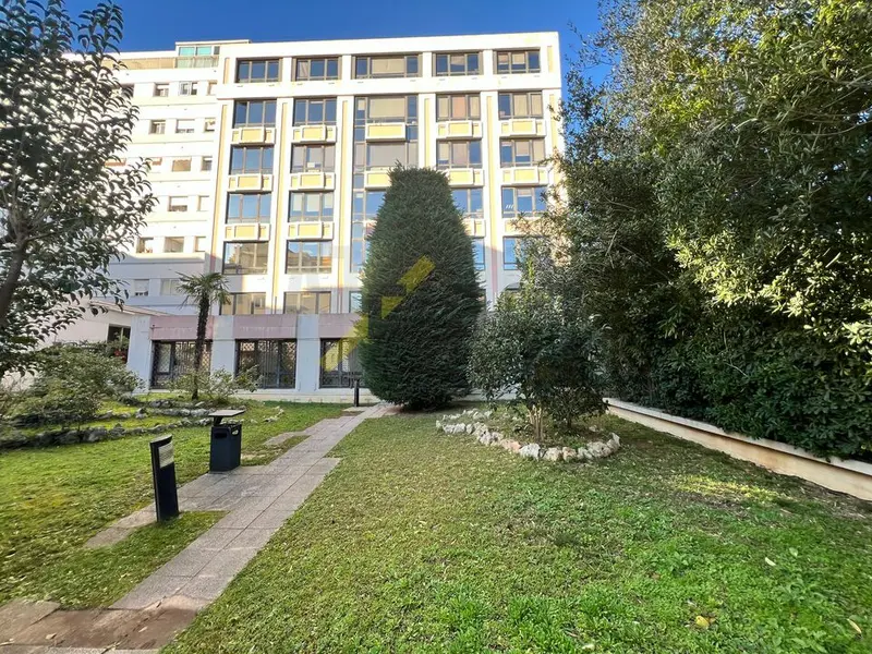BUREAUX 124m2 BD CARNOT