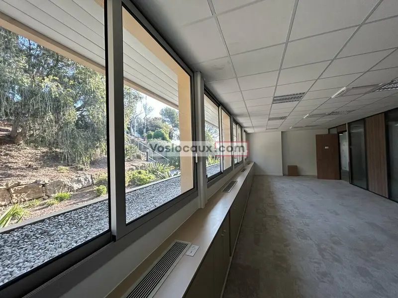 À LOUER  Bureaux de 60 m² à Sophia-Antipolis  