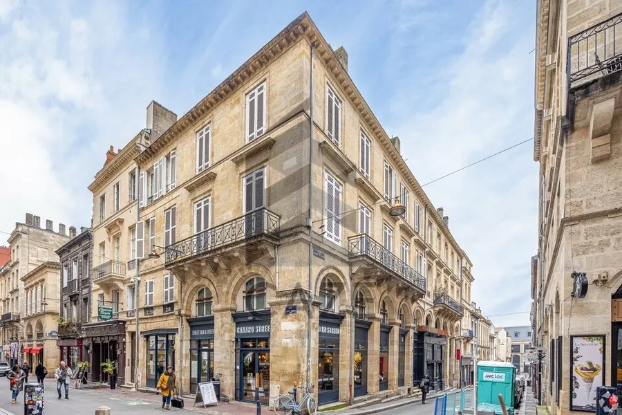 BUREAUX / LOCAL COMMERCIAL A LOUER - BORDEAUX CENTRE