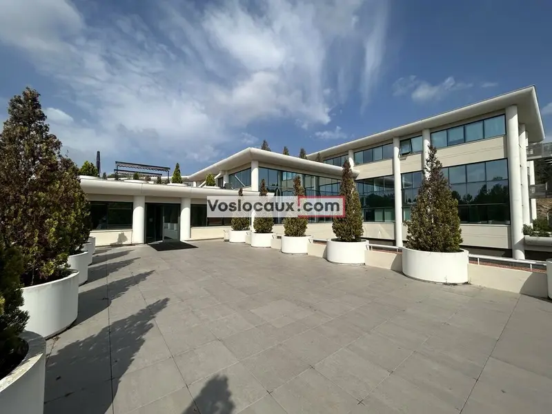 A location : Bureaux de 180 m² à SOPHIA ANTIPOLIS - LES BOUILLIDES