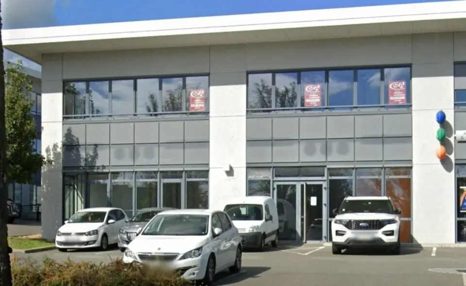 A louer Local commercial  355m² Arnas