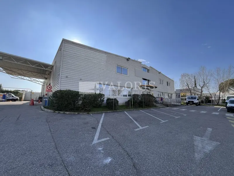 A louer Entrepôt 1247m² Aix-en-Provence