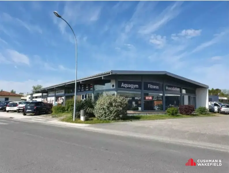 ST MEDARD EN JALLES LOCAL COMMERCIAL A LOUER