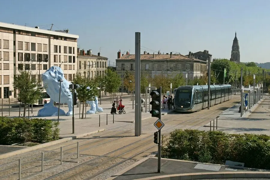 A VENDRE - LOCAL COMMERCIAL AVENUE THIERS