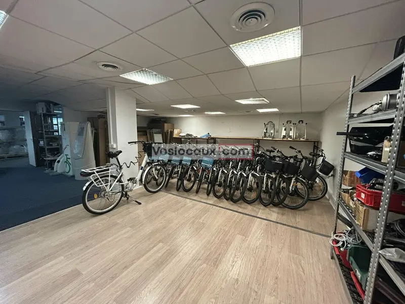 À LOUER  Bureaux de 319 m² à Sophia-Antipolis  