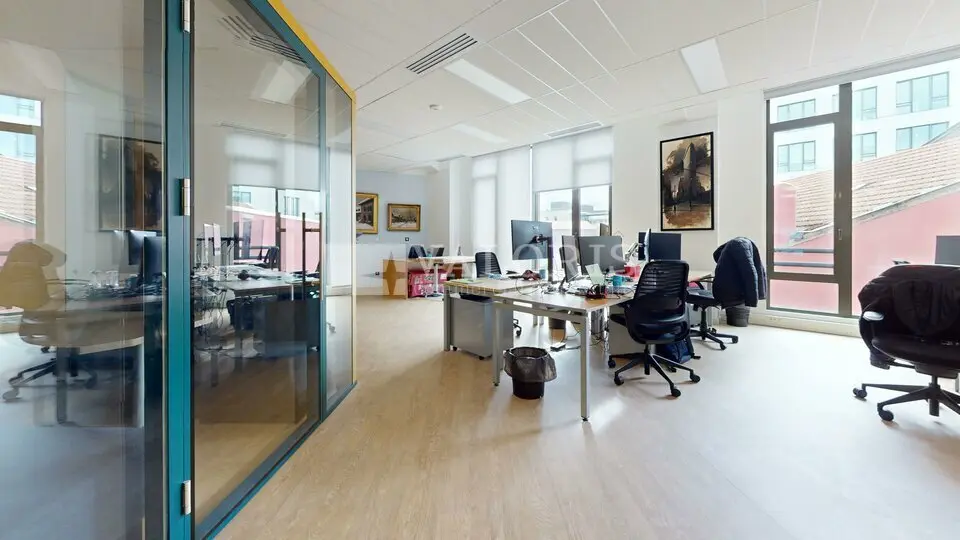 Bureaux modernes à vendre  Emplacement stratégique à Vaise !
