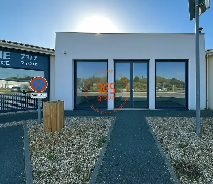 A vendre Local commercial  336m² Cavignac