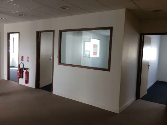 VANNES - A VENDRE - BUREAUX