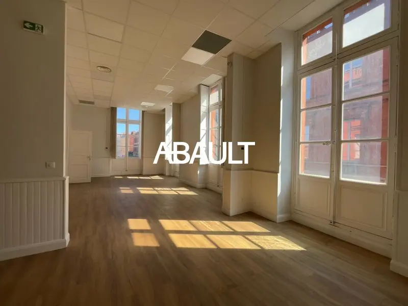 A LOUER BUREAUX D'ENVIRON 156 M² TOULOUSE CAPITOLE 31000