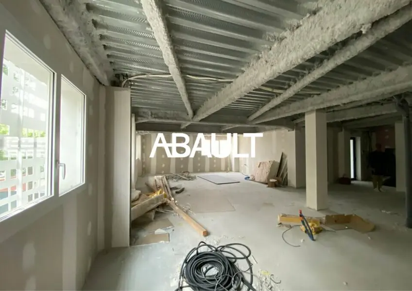 BORDEAUX CHARTRONS A VENDRE BUREAUX DE 111 M² ENVIRON NEUF ACCES PMR