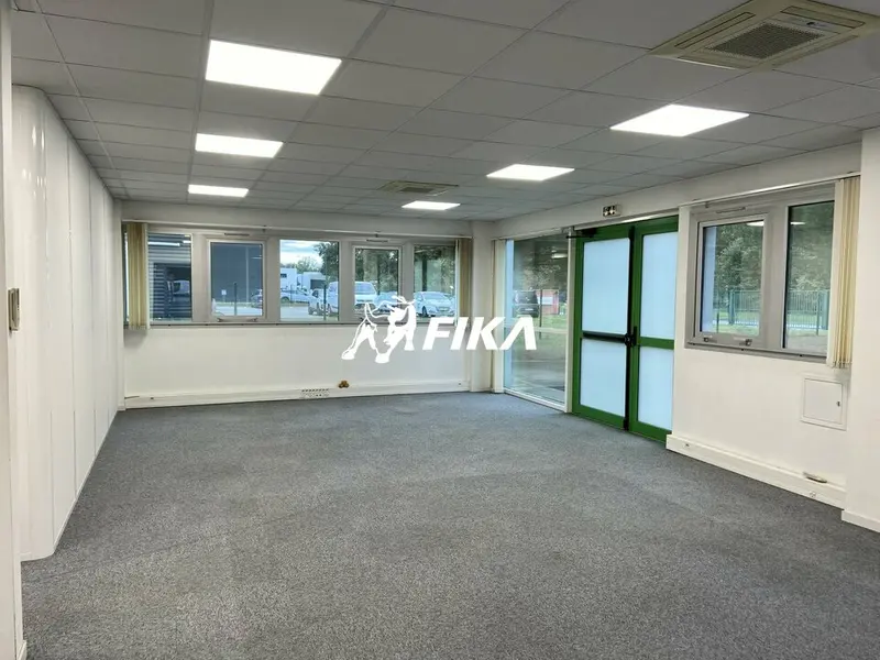 A LOUER BUREAUX 1 390 m² (31620) CASTELNAU D'ESTRETEFONDS