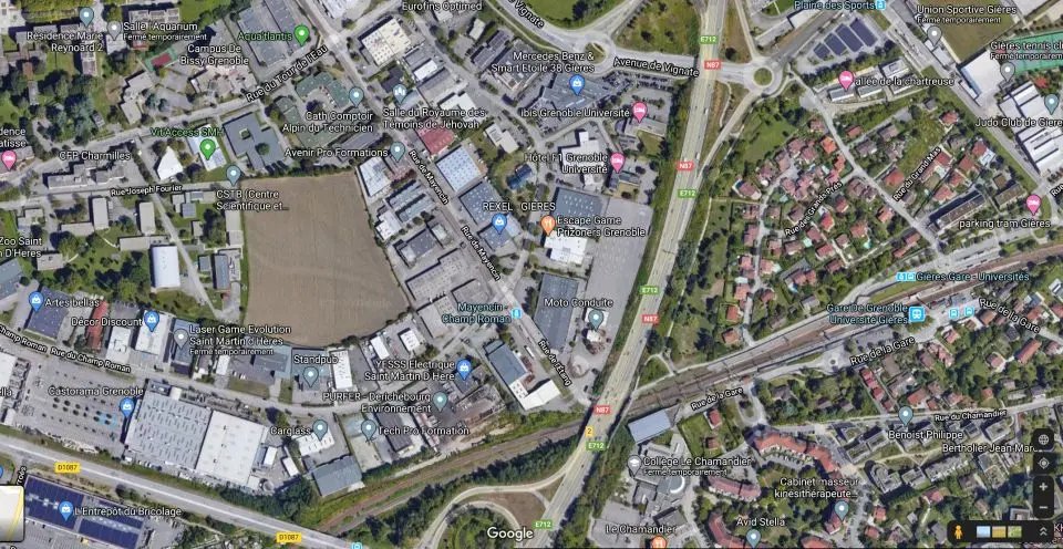 A vendre Local commercial  550m² Gières