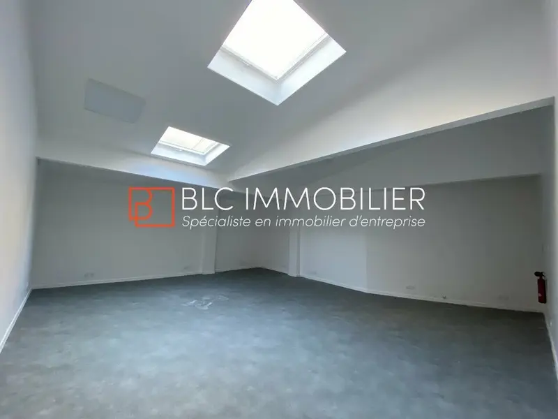 A louer Locaux d'activité 145m² Marseille 09