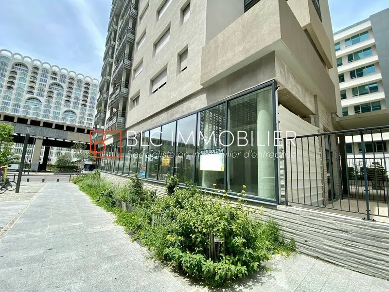 A louer Local commercial  223m² Marseille 03