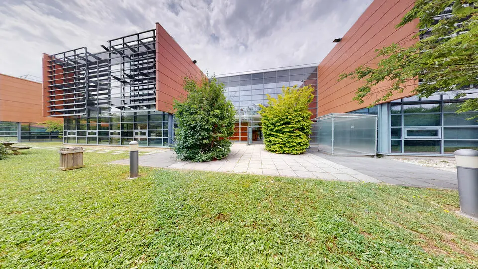 A louer Bureaux 2345.51m² Saint-Priest