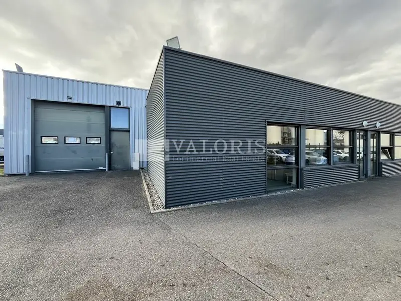 A louer Locaux d'activité 366m² Rillieux-la-Pape