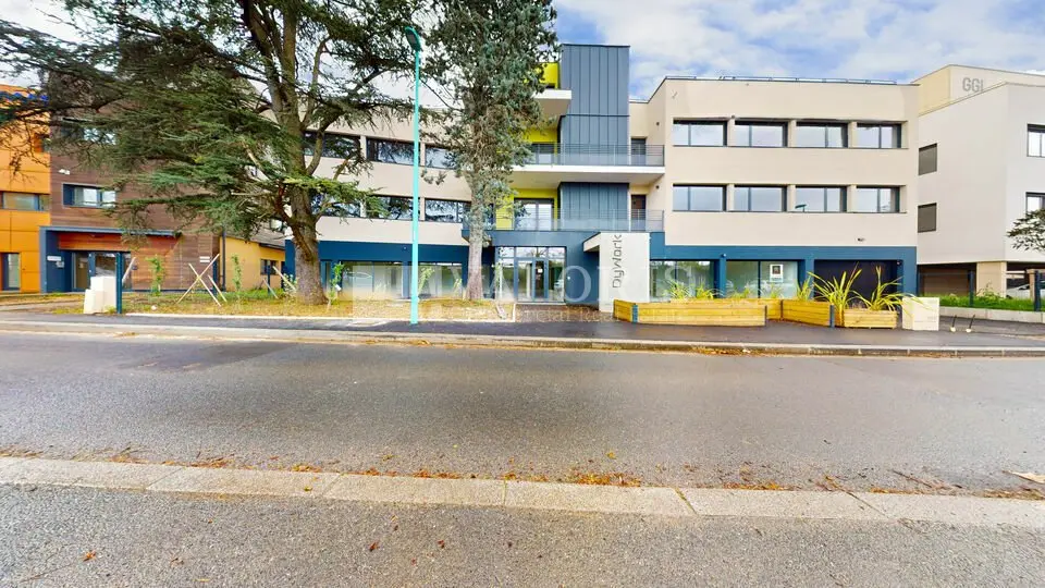 A louer Bureaux 857.9m² Dardilly