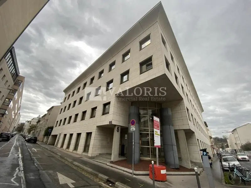 A louer Bureaux 977.82m² Lyon 09