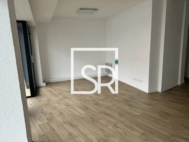 Local Commercial à louer - Bellerive-Sur-Allier (03700) - 70 m² - 750 €/mois