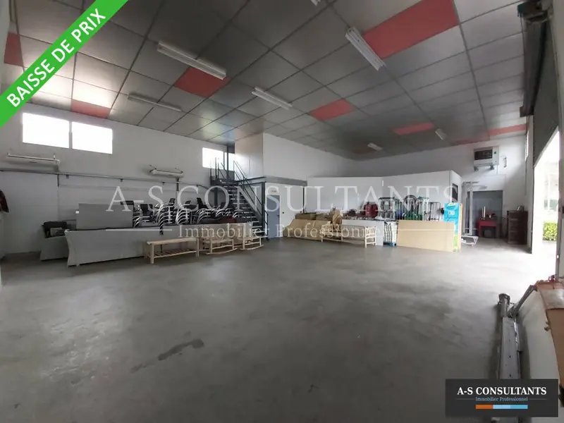 A louer Locaux d'activité 330m² Toussieu