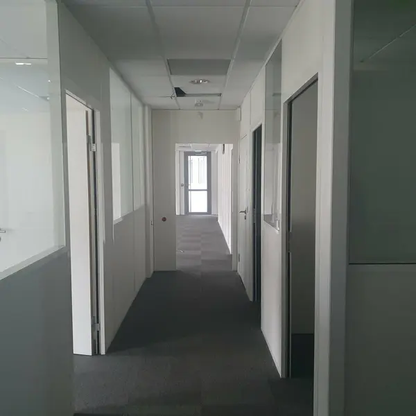 A louer bureaux 953 m² Grenoble Presqu'île