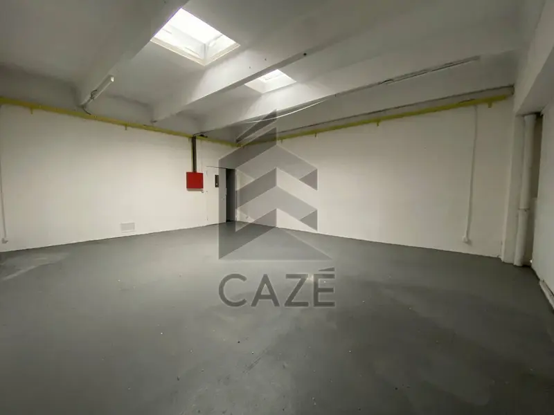 LOCAL A LOUER - ARTIGUES PRES BORDEAUX